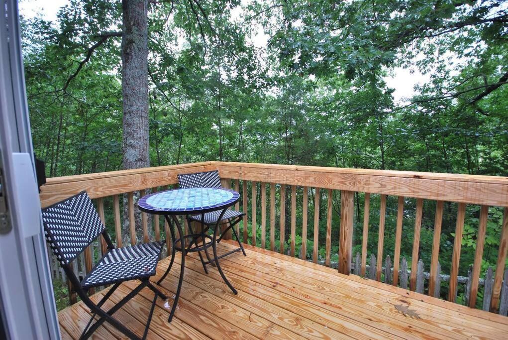 Spacious 1 Bedroom Close To Everything 4 * Edgecomb